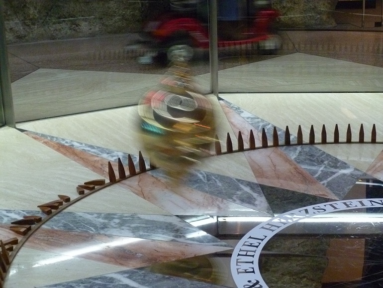Foucault pendulum at the Houston Museum of Natural Science