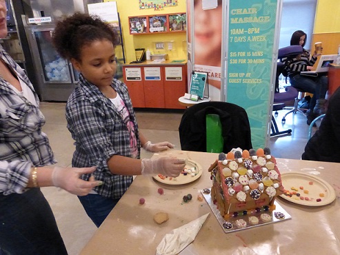 Gingerbread house decorating class