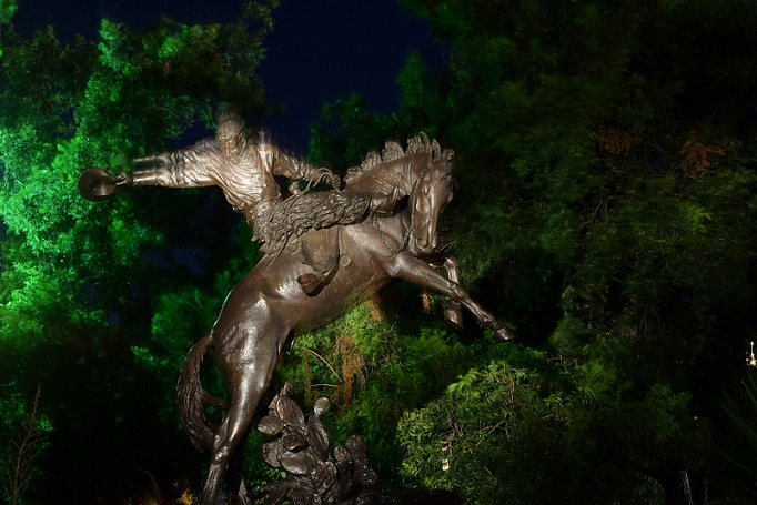 Bronco statue in artificial light
