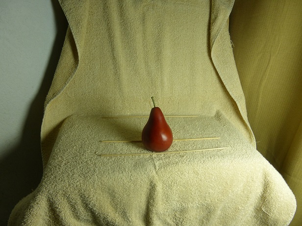 The red pear again, for my second sketch