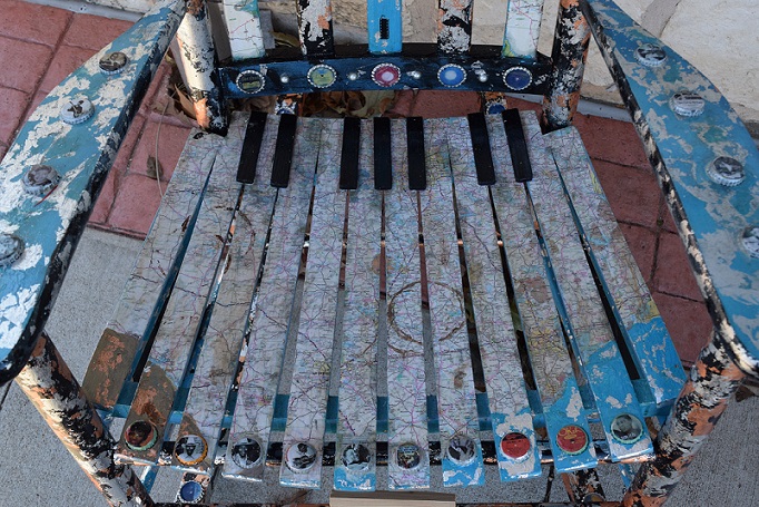 More of the seat that looks like piano keys