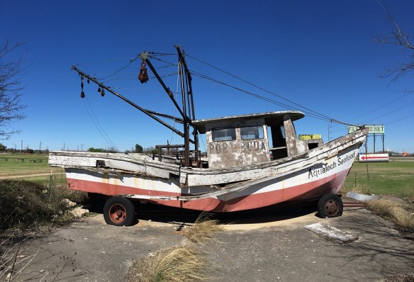 No water in Port Buda (or in Kyle, where the boat is)