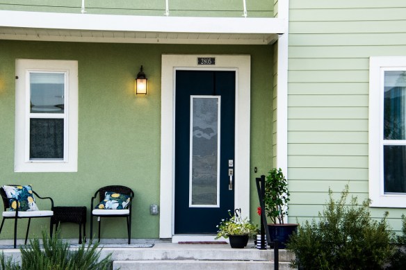 One Door Four Colors (3)