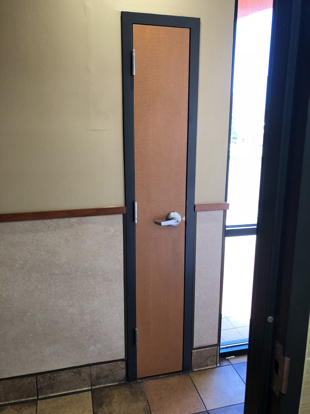 00s Narrow Door Taco Bell (2)