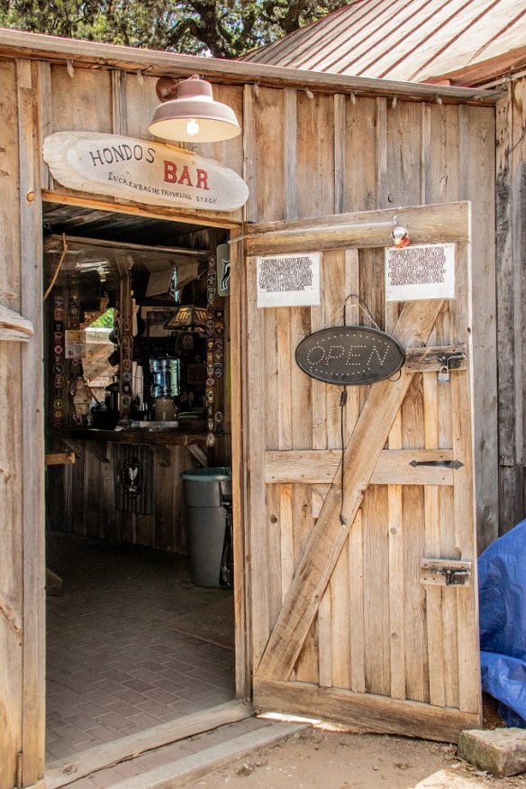 Door - Hondos Bar (1)