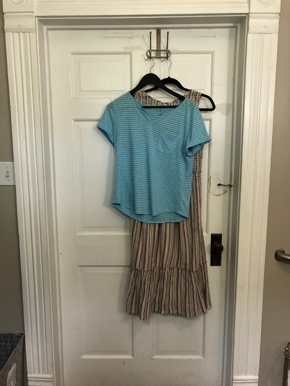 00s Hanging on the door (1)