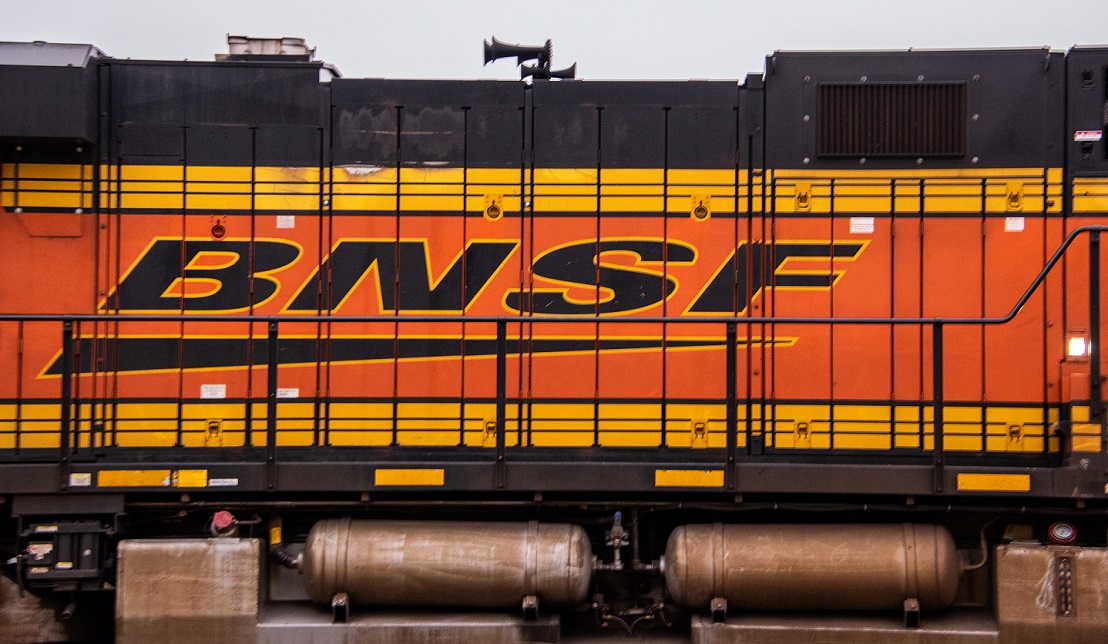 Train in motion (7)
