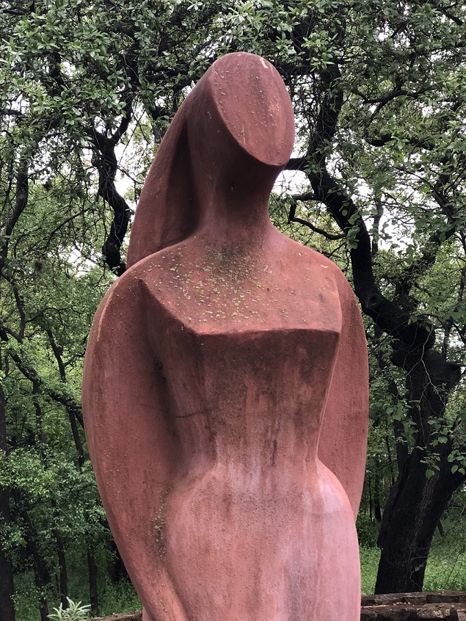 00s Zilker Botanical Garden Statue